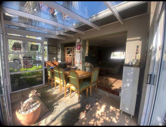 2 BEDROOM TOWNHOUSE FOR SALE IN BUCCLEUCH